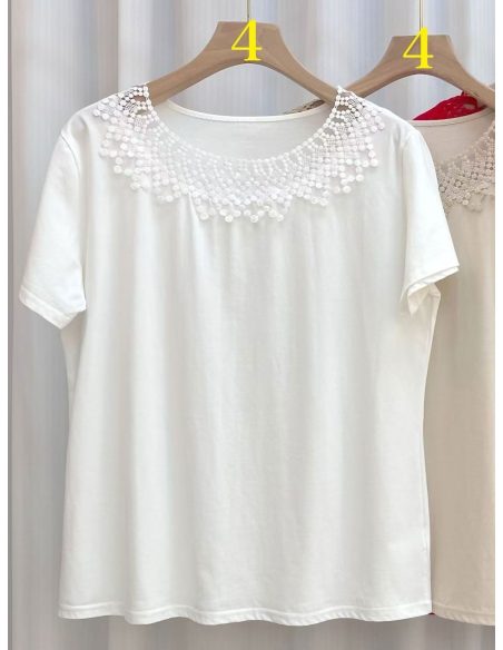 Oversized t-shirt with guipur