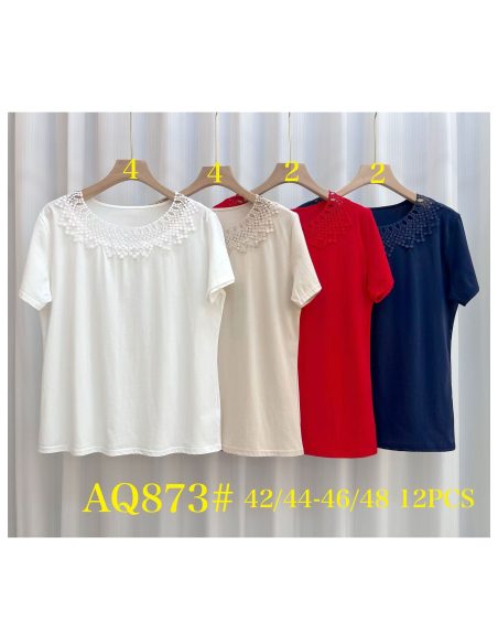 Oversized t-shirt with guipur