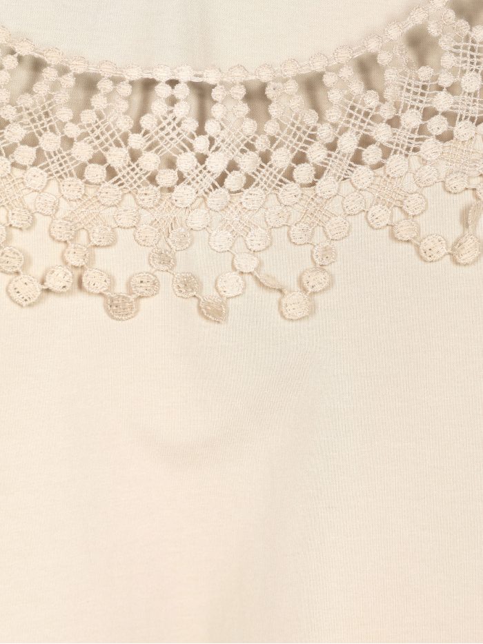 Oversized t-shirt with guipur