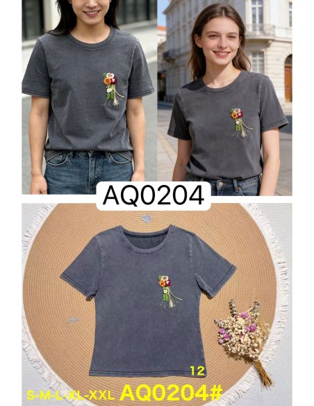 Camiseta floral de malha com efeito lavado.