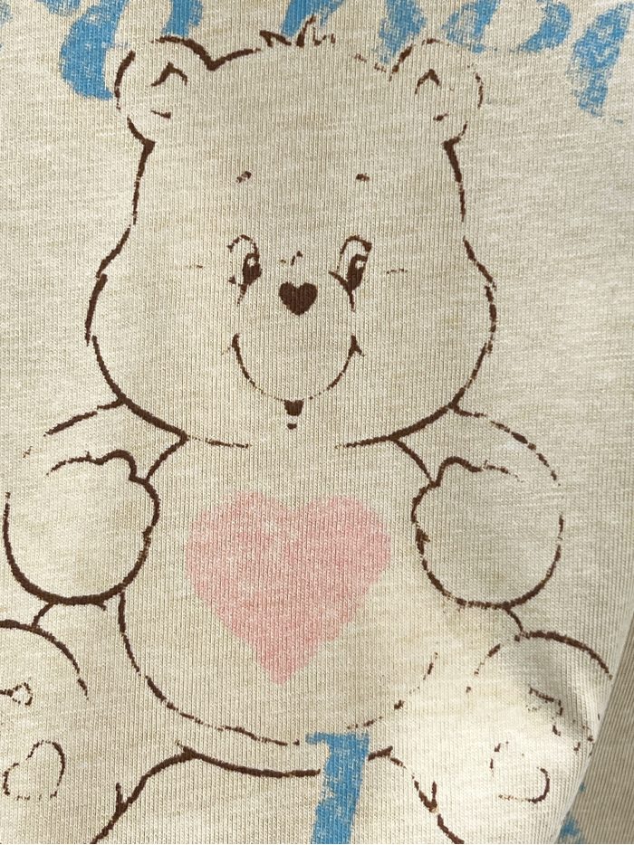 Maglietta con stampa di un abbraccio di orsacchiotto