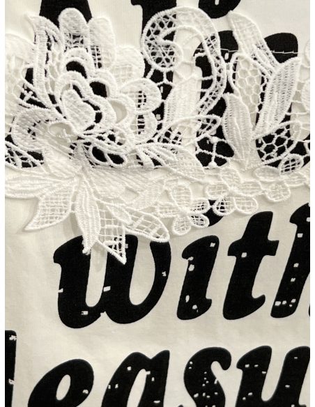 Maglietta in pizzo con testo