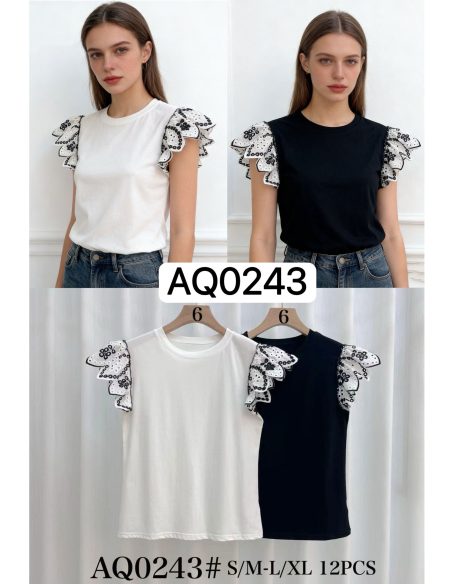 Camiseta com mangas bufantes bordadas