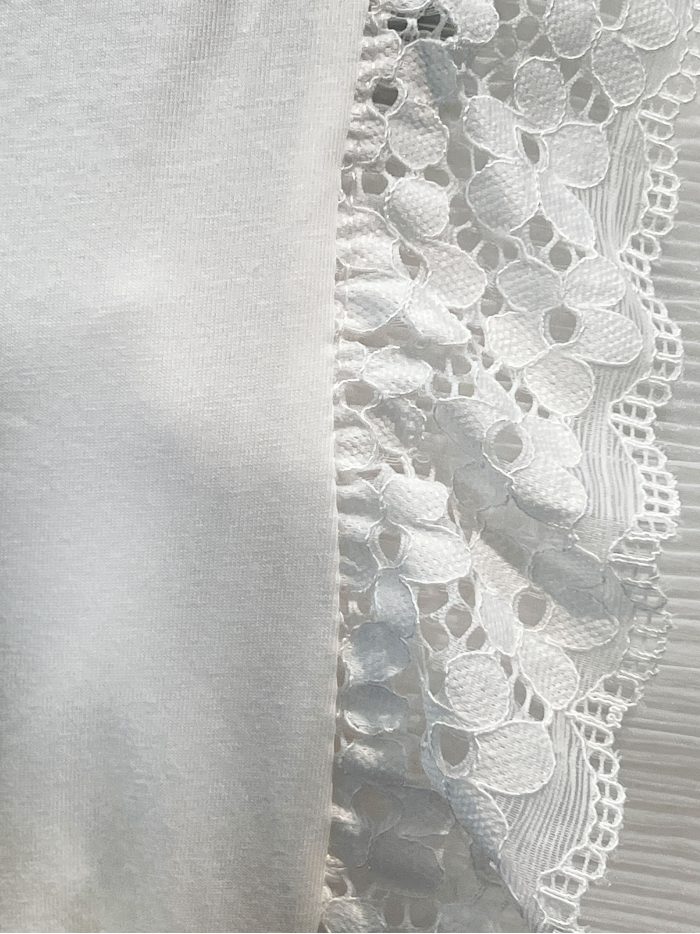 Camiseta sin mangas volantes encaje