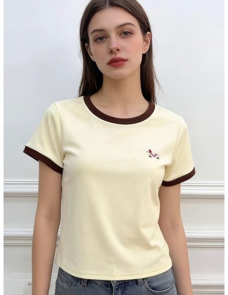 T-shirt brodé avec un teckel et des finitions contrastées