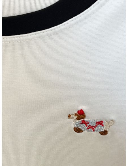 T-shirt brodé avec un teckel et des finitions contrastées