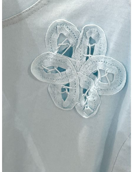 T-Shirt mit floralen Spitzenapplikationen