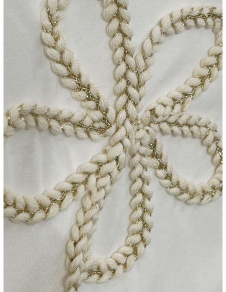 Camiseta flor cuerda en relieve