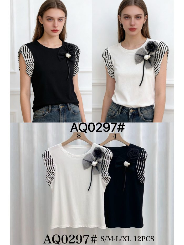 Camiseta flor y manga rayas