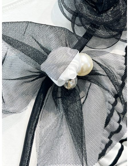 Camiseta flor y manga rayas