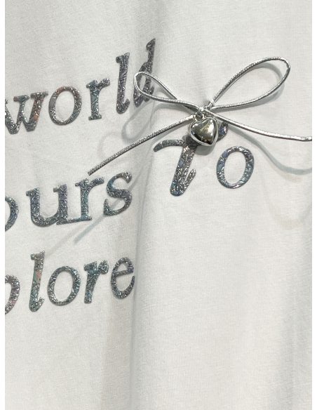 T-shirt avec texte et nœud
