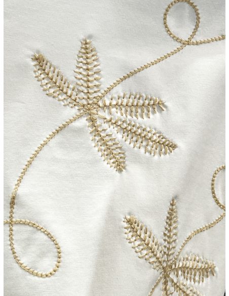 Besticktes T-Shirt mit Blättern