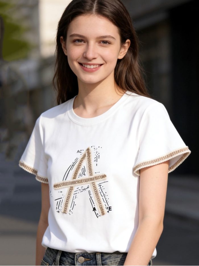 Camiseta letra A y manga volante