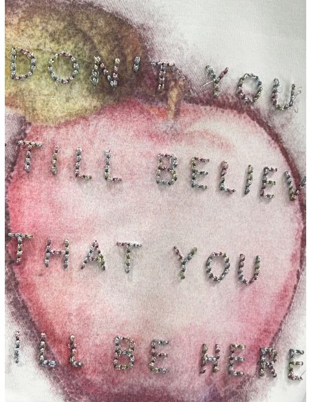 Camiseta estampado manzana acuarela