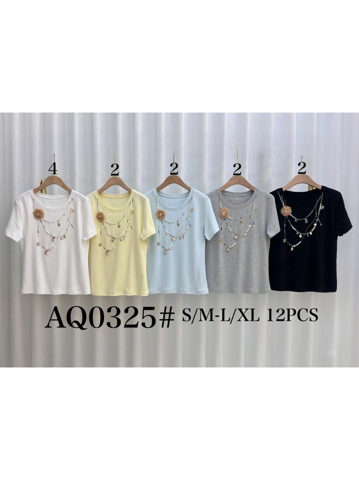 Camiseta estampado collar con flor