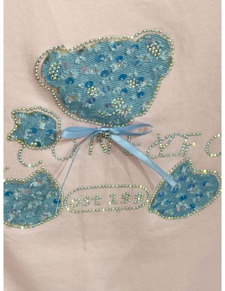 Camiseta com ursinho de pelúcia cravejado de strass