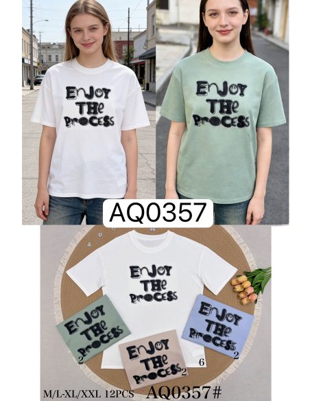 Camiseta estampada com a frase “aproveite o processo”