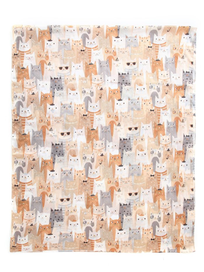 Cachecol multicolorido com estampa de gato e detalhes dourados.