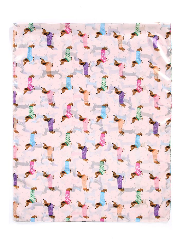 Lenço com estampa de dachshund e efeito seda.