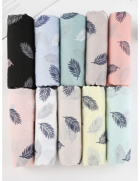 Fular estampado de plumas