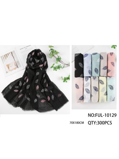 Fular estampado de plumas 2