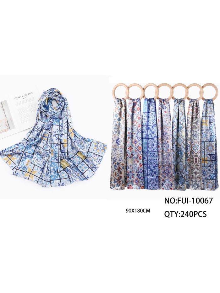 Lenço com estampa mosaico e efeito seda.