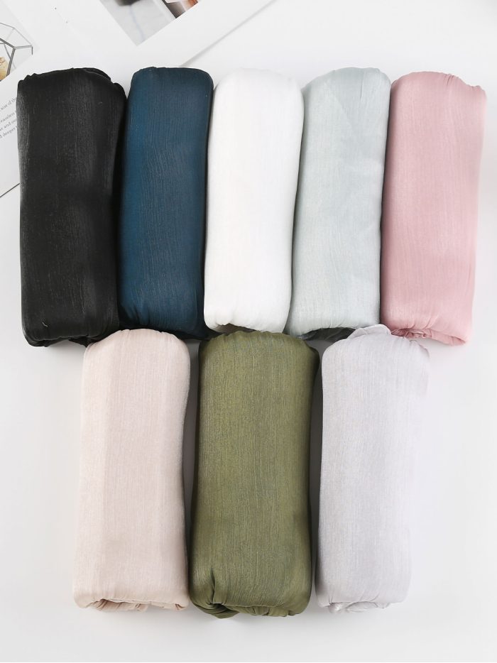 Fular liso plisado efecto seda