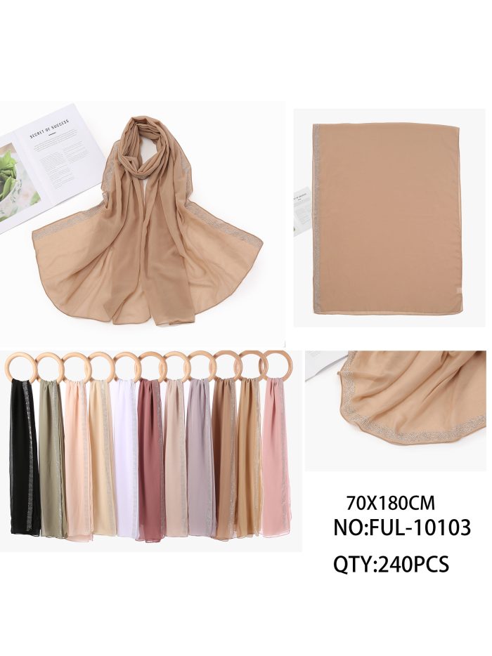 Lenço com efeito chiffon e detalhes em strass.