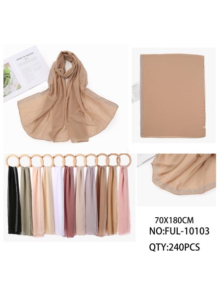 Lenço com efeito chiffon e detalhes em strass.