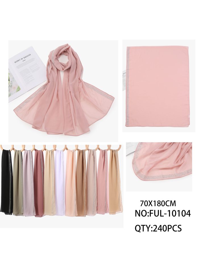 Lenço com efeito chiffon e detalhes em strass.