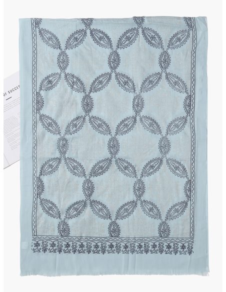 Lenço com estampa metálica