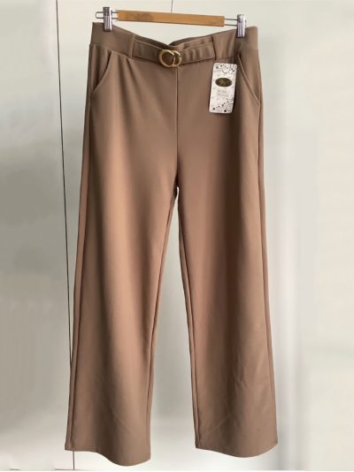 Pantalón recto detalle hebilla