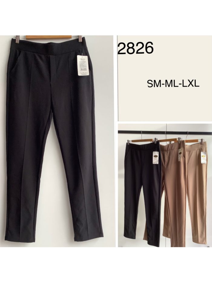 Pantalón básico con bolsillos