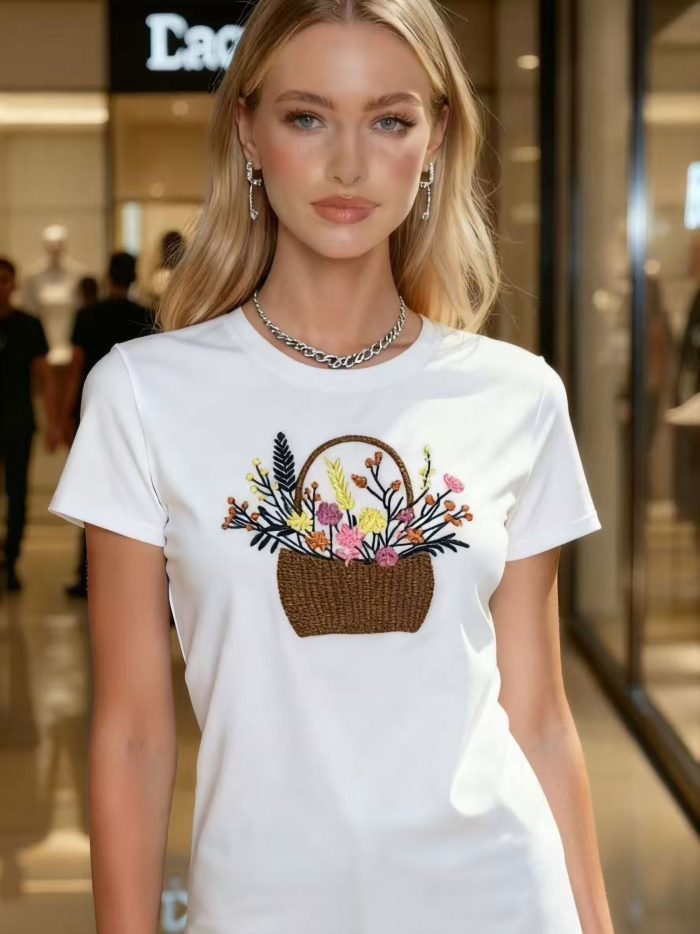 Camiseta bordada cesta floral