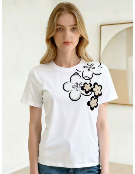 Besticktes Blumen-T-Shirt