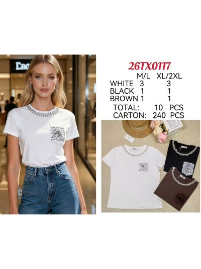 Camiseta cuello strass y bolsillo decorado 2