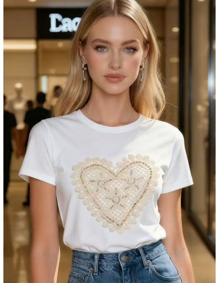 Camiseta corazón de encaje