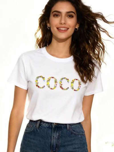 T-shirt à motif floral noix de coco
