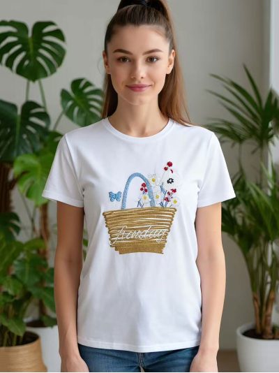 Camiseta cesta floral bordada