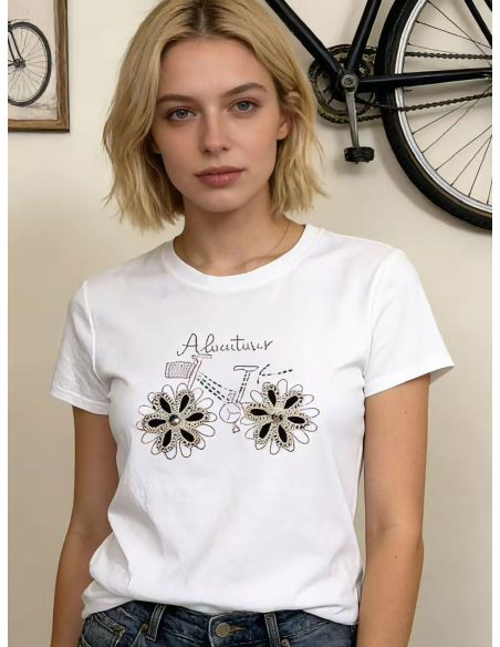 Besticktes Blumen-T-Shirt
