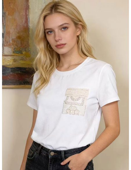 Camiseta bolsillo encaje bordado