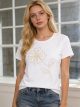 Camiseta minimalista com bordado de flores