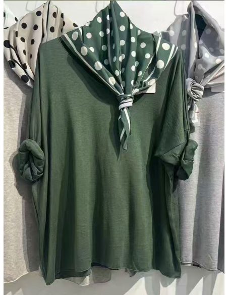 Maglione oversize con sciarpa a pois