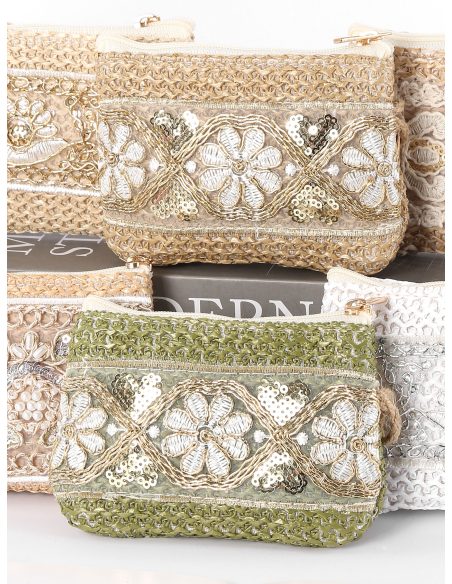 Monedero efecto rafia bordado floral lentejuelas