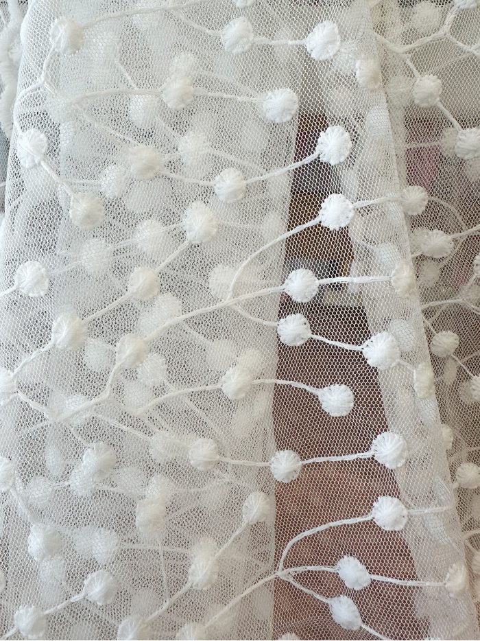 Fular bordado topitos encaje