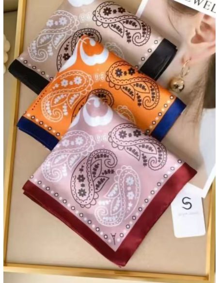 Pañuelo cuadrado satinado paisley