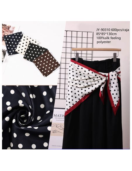 Pañuelo triangular lunares