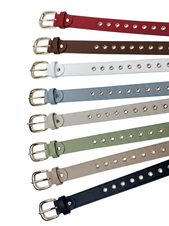 Schmaler Gürtel mit Ösen und goldener Schnalle