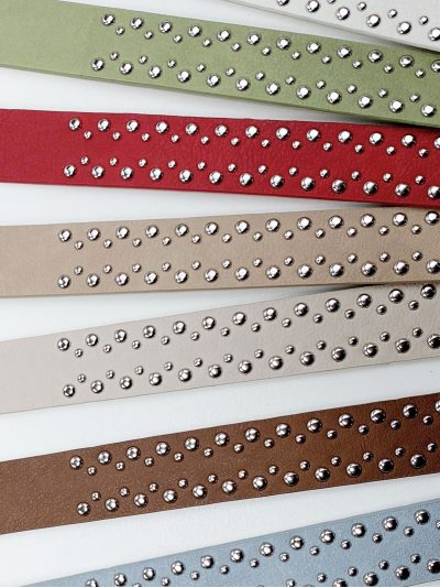 Cinturón tachuelas metálicas 2