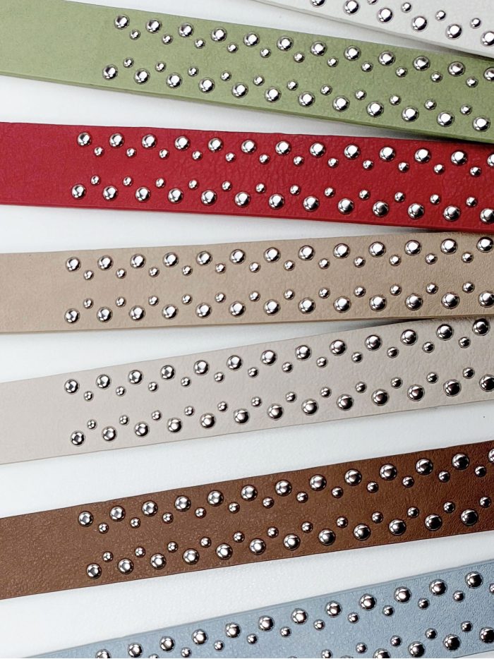 ceinture cloutée en métal